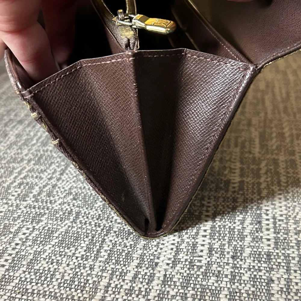 377.  Louis Vuitton Mini Lin Sarah Wallet w/COA